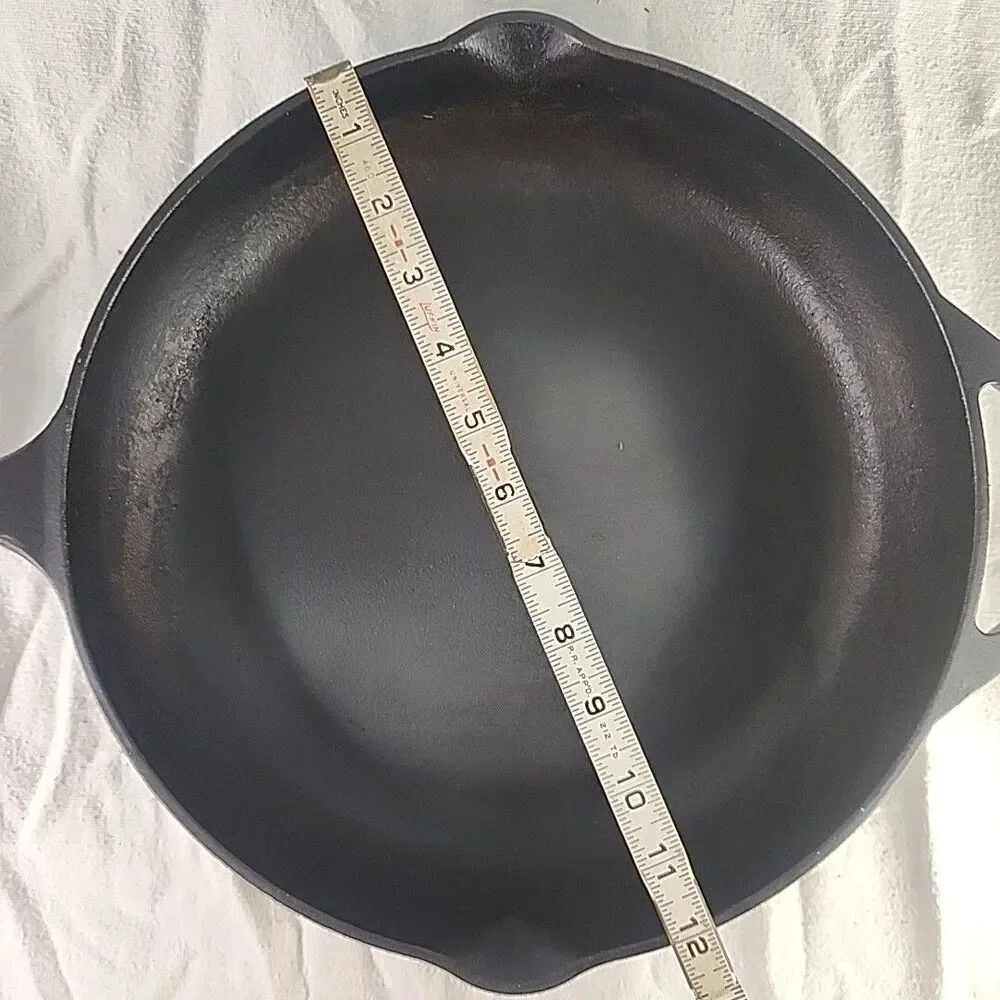 Cast Iron Chefs Skillet Lodge #2 Vintage 12SK 12” Pan Double Handles & Spouts